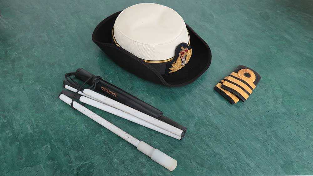 Commander Royal Navy, Tricorn, Epaulettes & White Cane