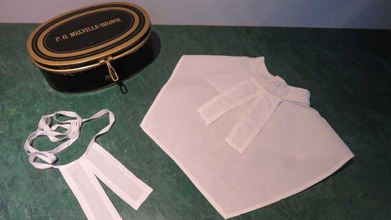 Wig Tin, Collarette & Bands